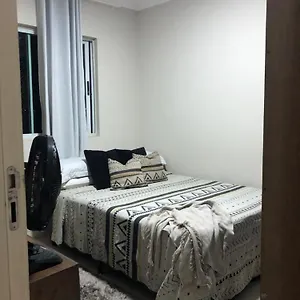 Quarto em Acomodações Particulares Fb House I Com Wc Uso Exclusivo, Itajaí